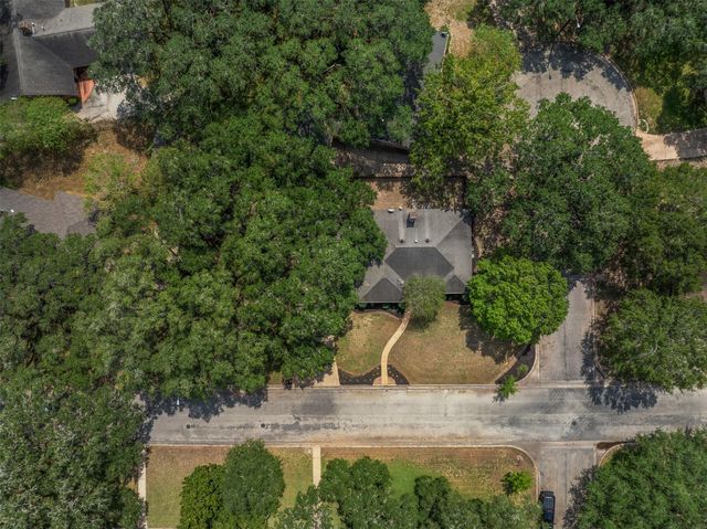 107 Memorial Lane, Columbus, TX 78934