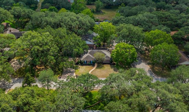 107 Memorial Lane, Columbus, TX 78934