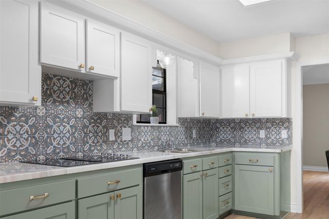 107 Memorial Lane, Columbus, TX 78934