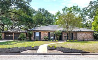 107 Memorial Lane, Columbus, TX 78934