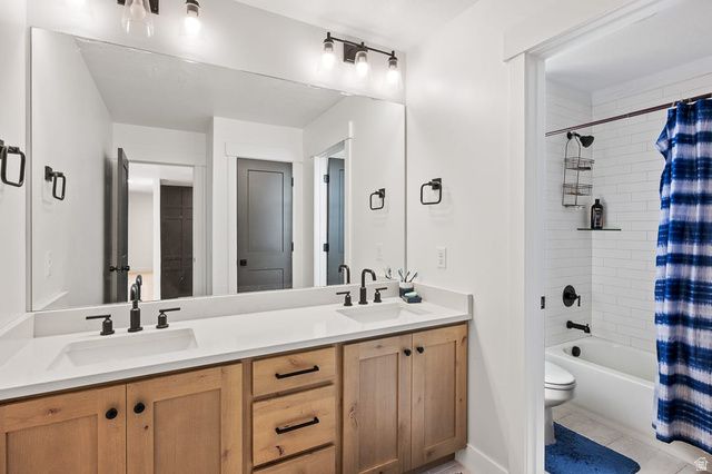 7094 W MOOREPARK PL, West Jordan, UT 84081