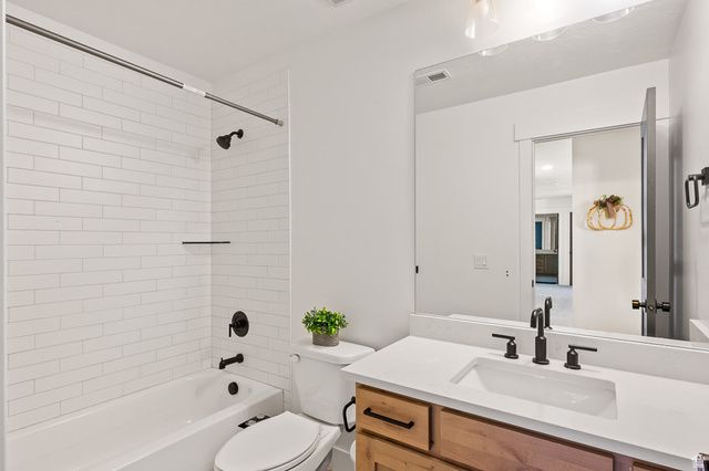 7094 W MOOREPARK PL, West Jordan, UT 84081