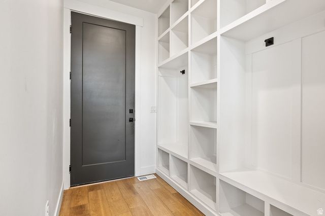 7094 W MOOREPARK PL, West Jordan, UT 84081