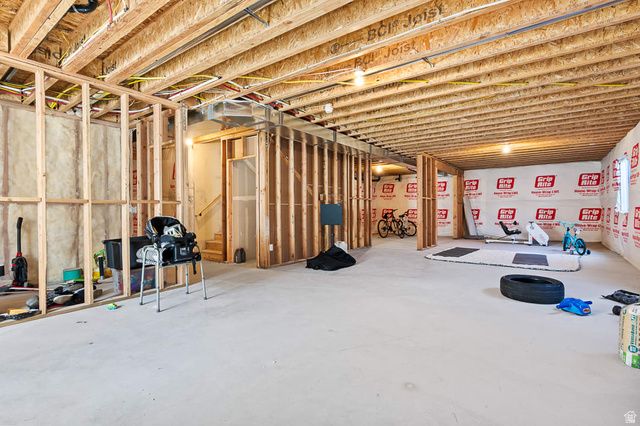 7094 W MOOREPARK PL, West Jordan, UT 84081