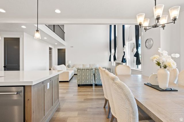 7094 W MOOREPARK PL, West Jordan, UT 84081