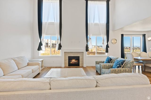 7094 W MOOREPARK PL, West Jordan, UT 84081