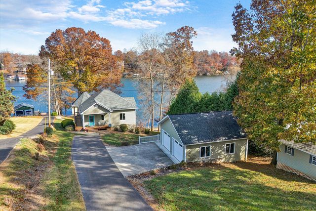 6778 Horseshoe Bend RD, Goodview, VA 24095