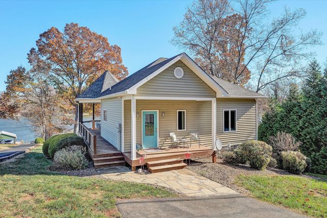 6778 Horseshoe Bend RD, Goodview, VA 24095