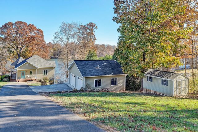 6778 Horseshoe Bend RD, Goodview, VA 24095