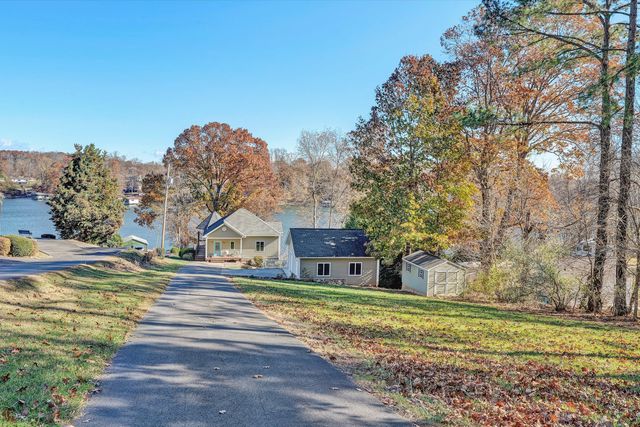 6778 Horseshoe Bend RD, Goodview, VA 24095