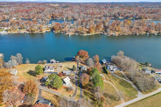 6778 Horseshoe Bend RD, Goodview, VA 24095