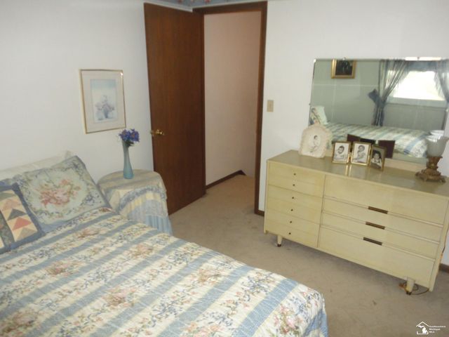 800 N Roessler Street, Monroe, MI 48162