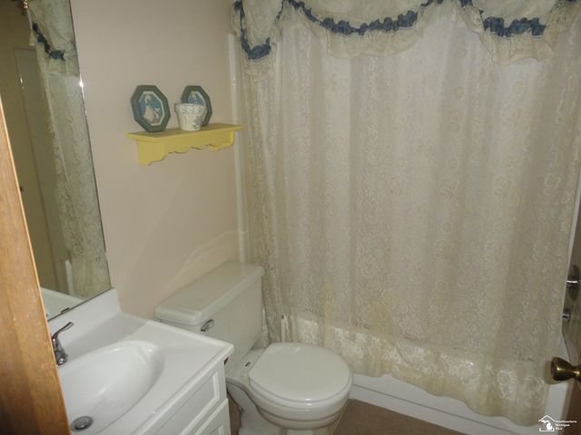 800 N Roessler Street, Monroe, MI 48162