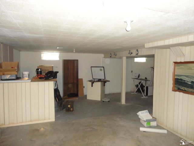 800 N Roessler Street, Monroe, MI 48162