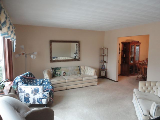 800 N Roessler Street, Monroe, MI 48162