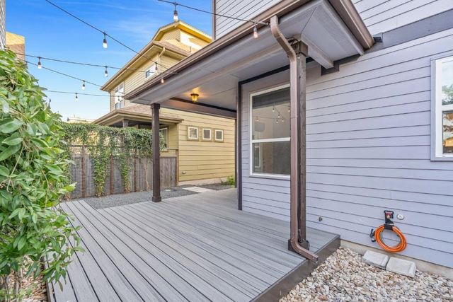 1004 Banyon ST, Austin, TX 78757