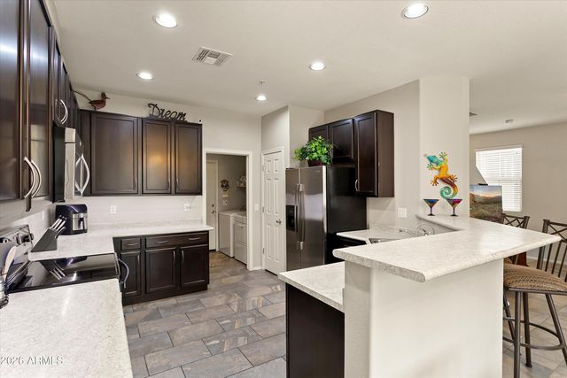 8131 W LYNWOOD Street, Phoenix, AZ 85043