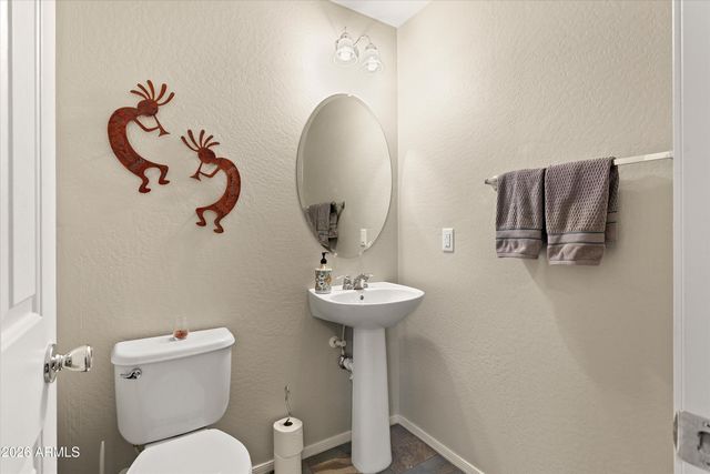 8131 W LYNWOOD Street, Phoenix, AZ 85043