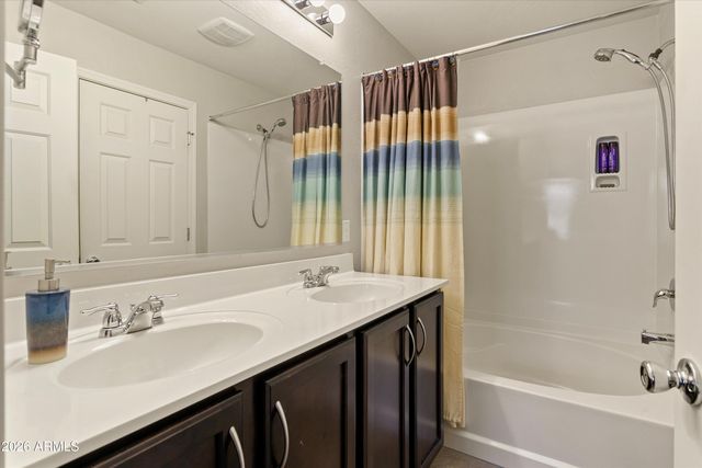 8131 W LYNWOOD Street, Phoenix, AZ 85043