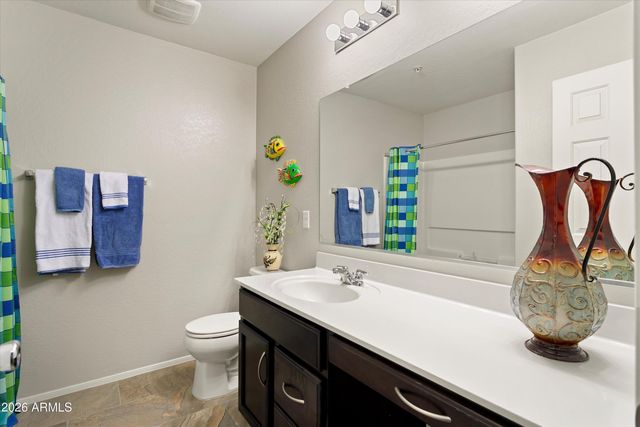 8131 W LYNWOOD Street, Phoenix, AZ 85043