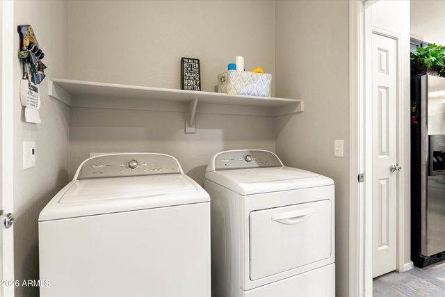 8131 W LYNWOOD Street, Phoenix, AZ 85043