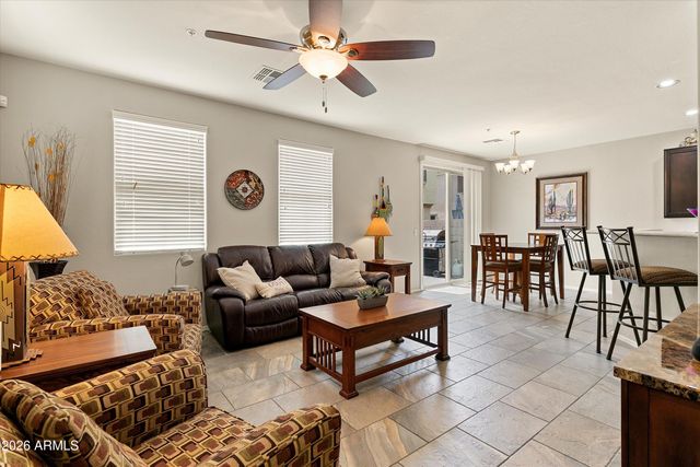 8131 W LYNWOOD Street, Phoenix, AZ 85043