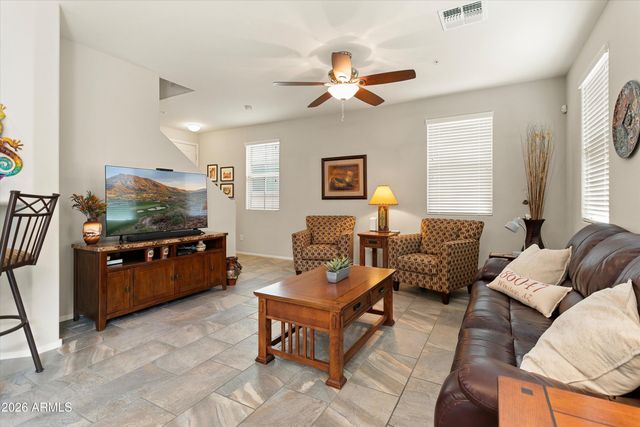 8131 W LYNWOOD Street, Phoenix, AZ 85043