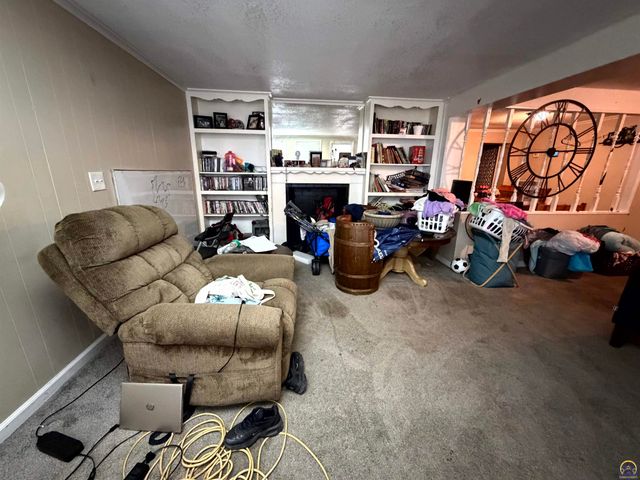 3230 SE Keystone AVE, Topeka, KS 66605