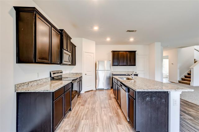 117 Fairfax LN, Jarrell, TX 76537