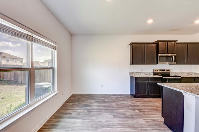 117 Fairfax LN, Jarrell, TX 76537