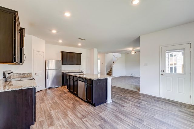 117 Fairfax LN, Jarrell, TX 76537