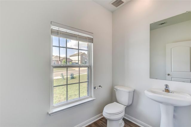 117 Fairfax LN, Jarrell, TX 76537