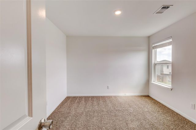117 Fairfax LN, Jarrell, TX 76537