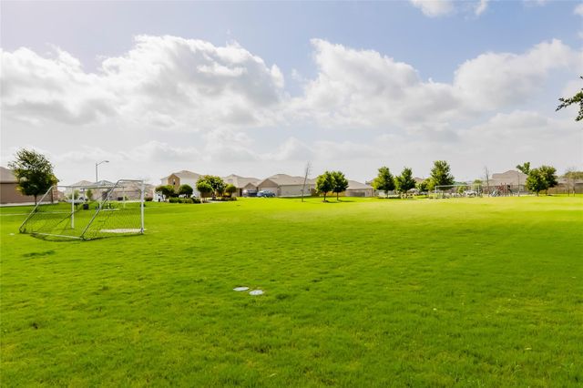 117 Fairfax LN, Jarrell, TX 76537