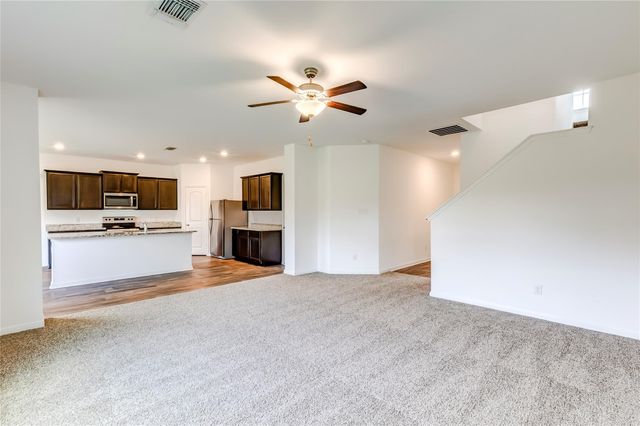 117 Fairfax LN, Jarrell, TX 76537