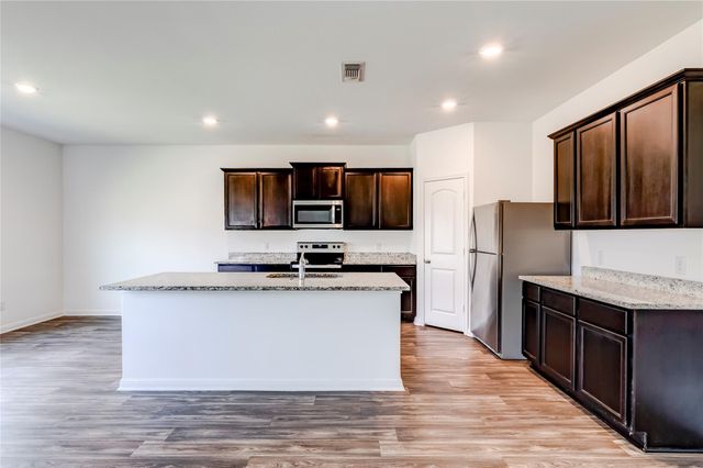 117 Fairfax LN, Jarrell, TX 76537