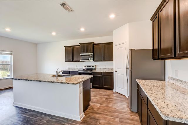 117 Fairfax LN, Jarrell, TX 76537
