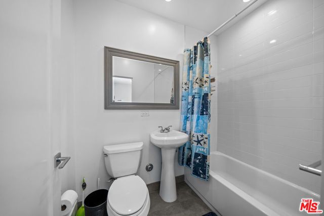 12534 W Gilmore Avenue, Los Angeles, CA 90066