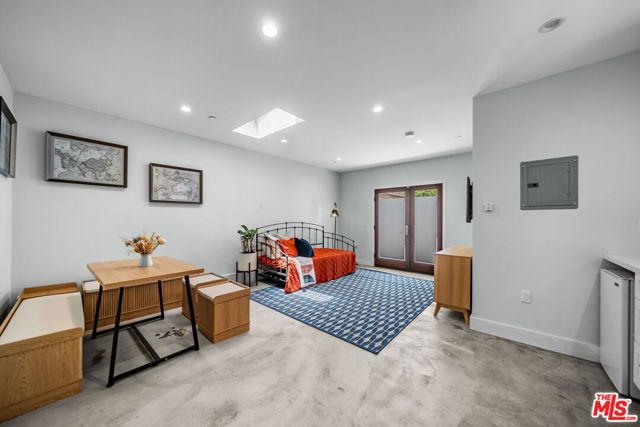 12534 W Gilmore Avenue, Los Angeles, CA 90066