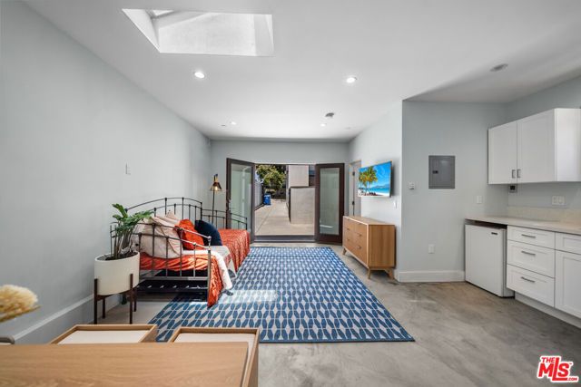 12534 W Gilmore Avenue, Los Angeles, CA 90066