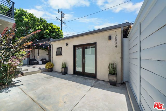 12534 W Gilmore Avenue, Los Angeles, CA 90066