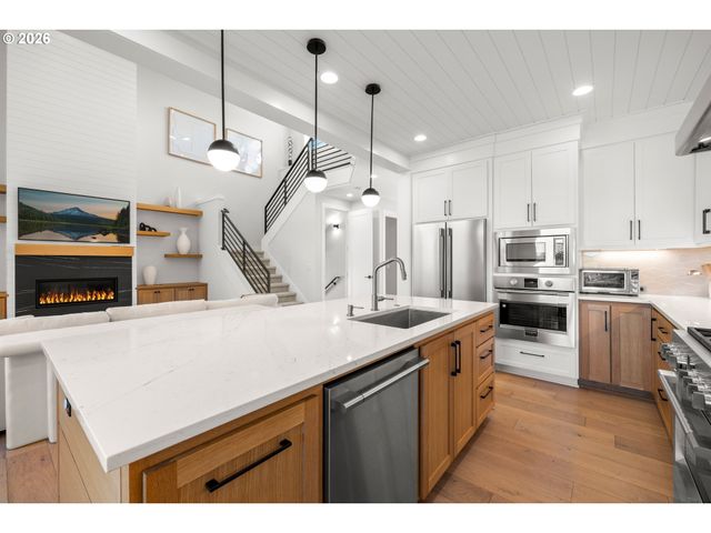 14673 Nw LILIANA Ln, Portland, OR 97229