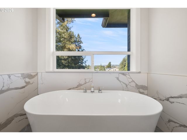 14673 Nw LILIANA Ln, Portland, OR 97229