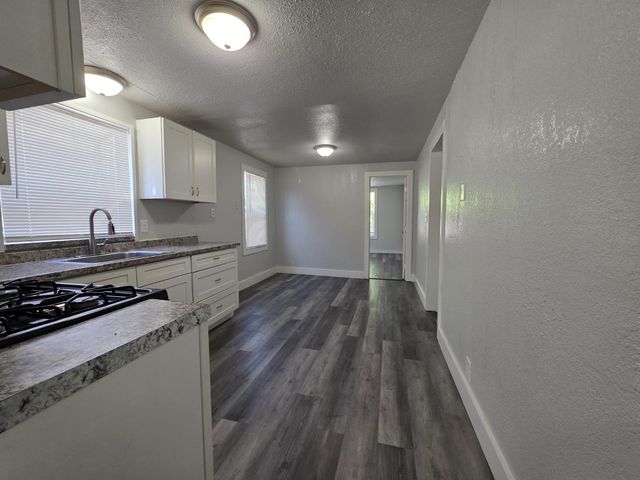 1810 E Flora St, Stockton, CA 95205