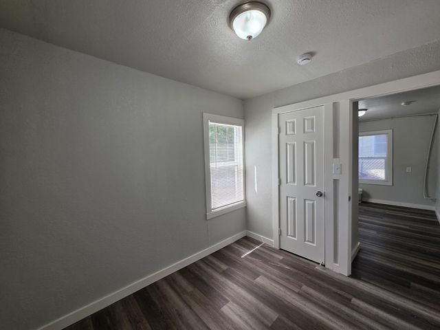 1810 E Flora St, Stockton, CA 95205