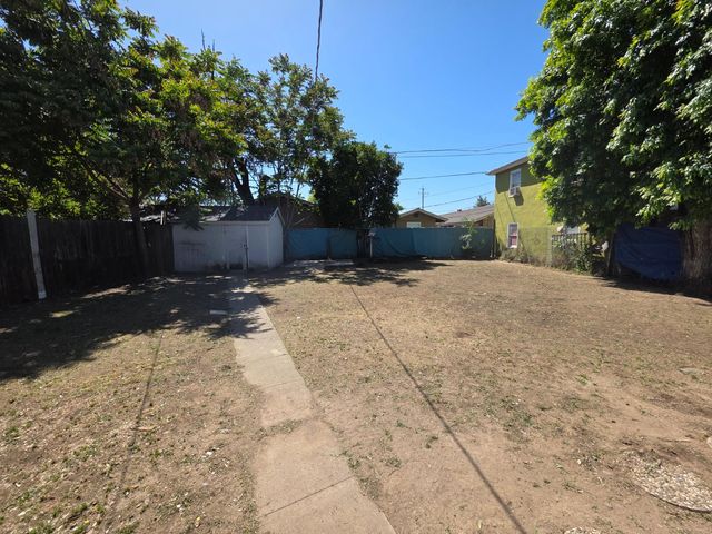 1810 E Flora St, Stockton, CA 95205