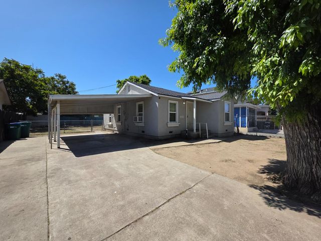 1810 E Flora St, Stockton, CA 95205
