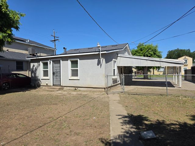 1810 E Flora St, Stockton, CA 95205