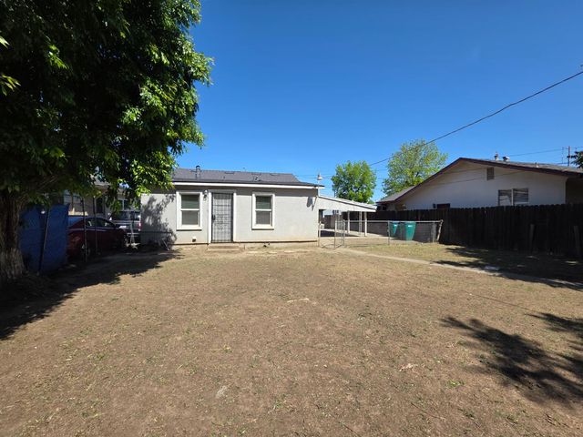 1810 E Flora St, Stockton, CA 95205