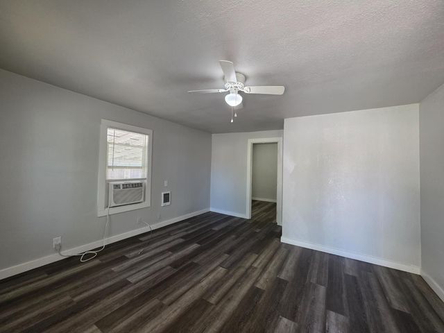 1810 E Flora St, Stockton, CA 95205